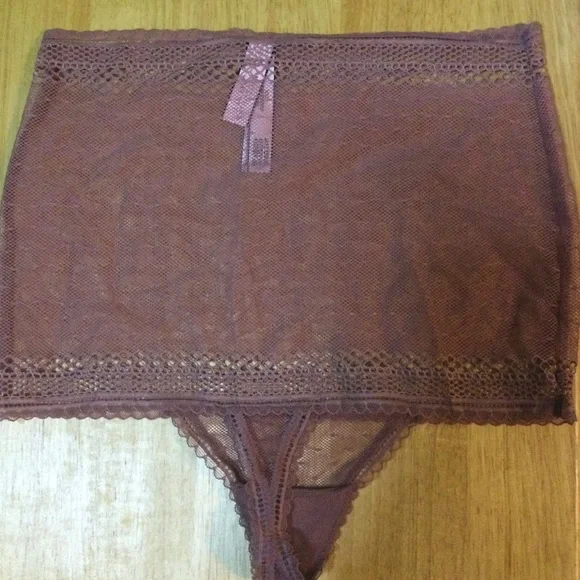 ISO VICTORIA’S SECRET HIGH WAIST LACE THONG - Picture 2 of 2